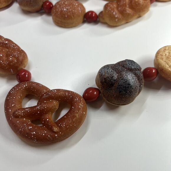 RARE Vintage Blow Mold Bread Pretzel Garland Tone strand over 110" - Picture 3 of 5